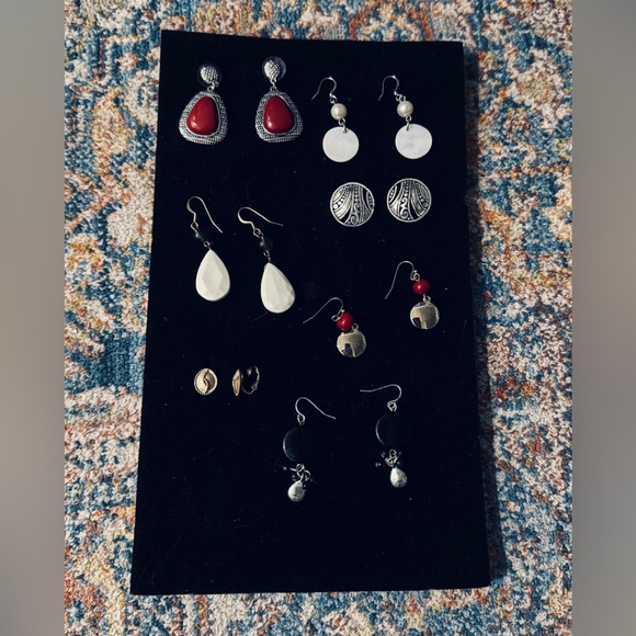 7 pairs of earrings - Picture 1 of 4